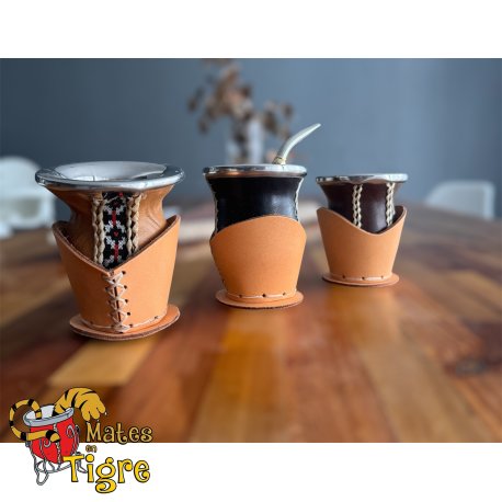Mate calabaza con base de cuero 